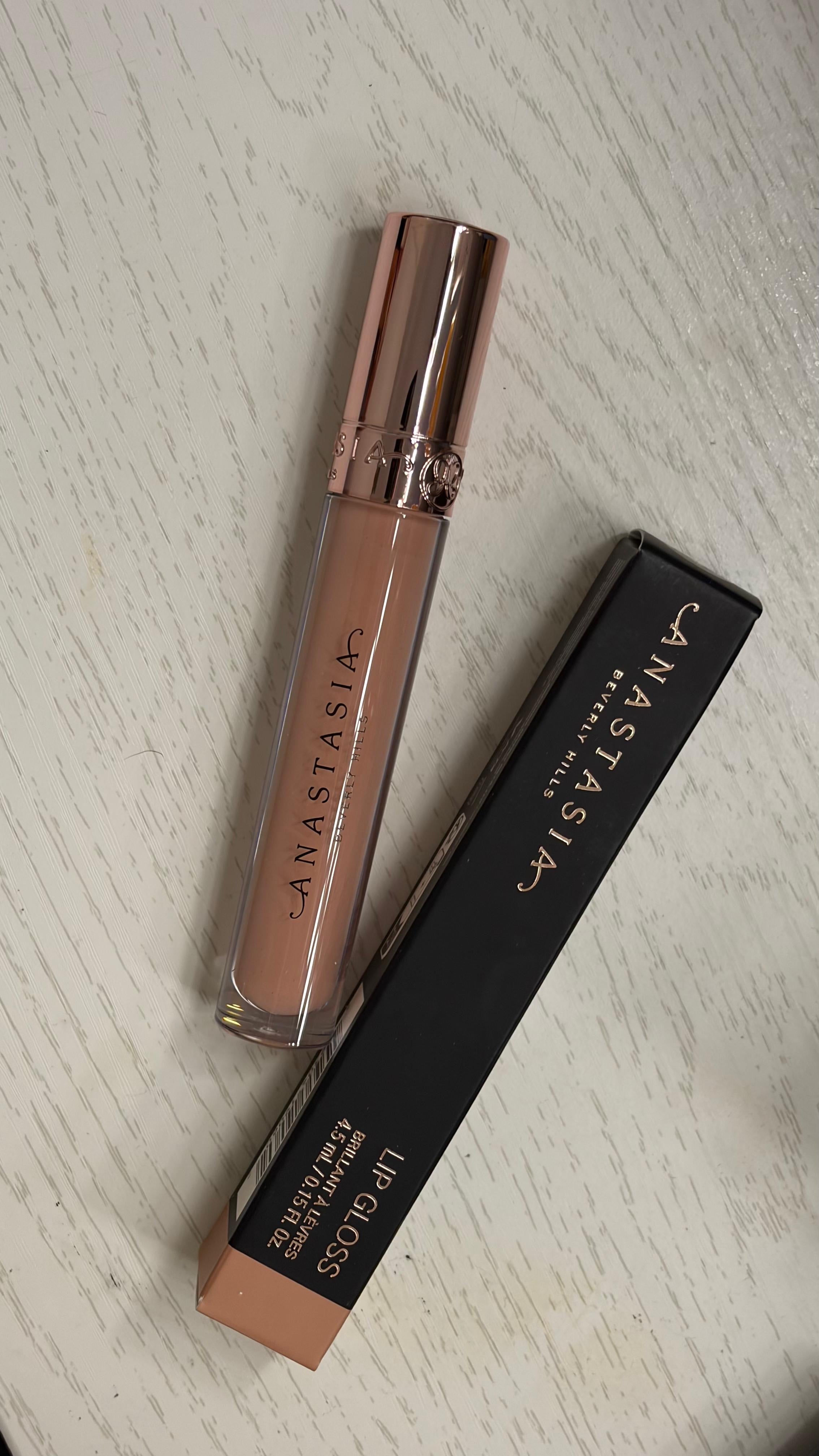 ANASTASIA LIP